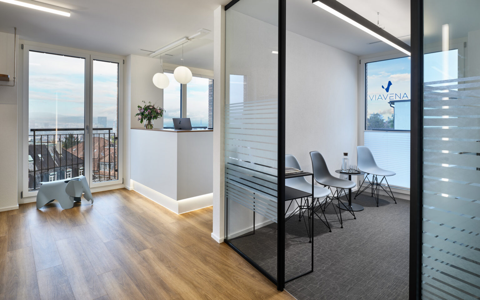 viavena_phlegologische_praxis_venenleiden_zuerich_interior02